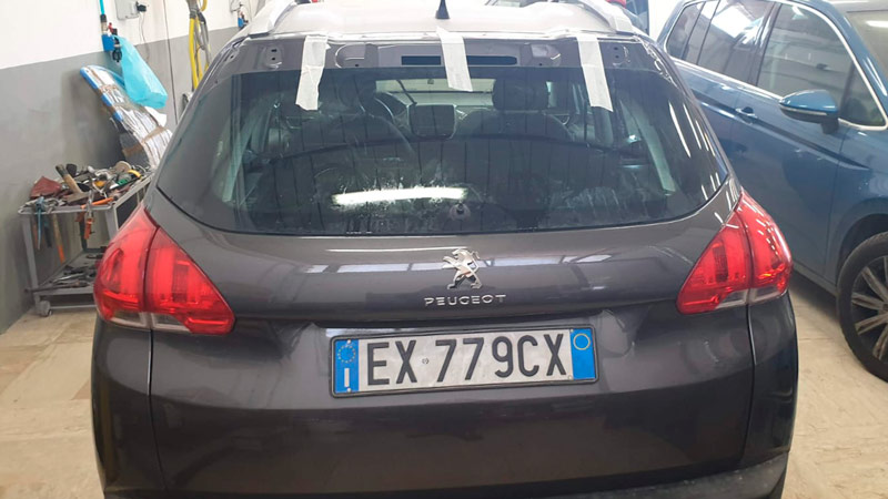 riparazione-vetri-auto-roma-a-domicilio-lunotto